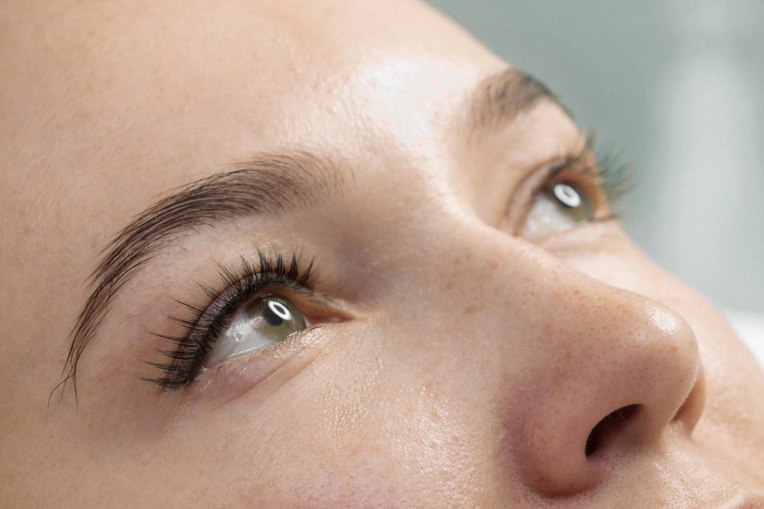 Wimpernverlängerung Seitenansicht